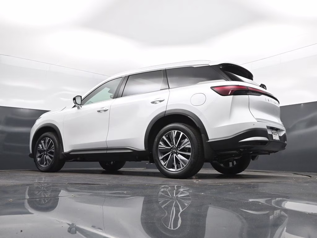 2027 White INFINITI QX60 LUXE FWD