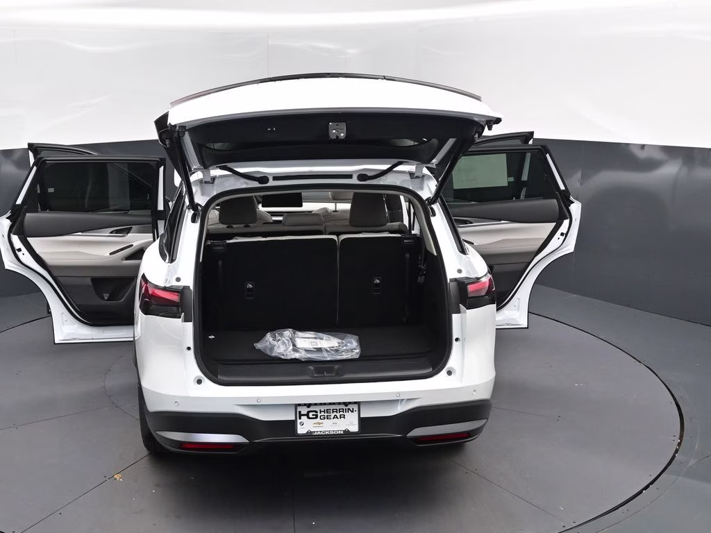 2027 White INFINITI QX60 LUXE FWD