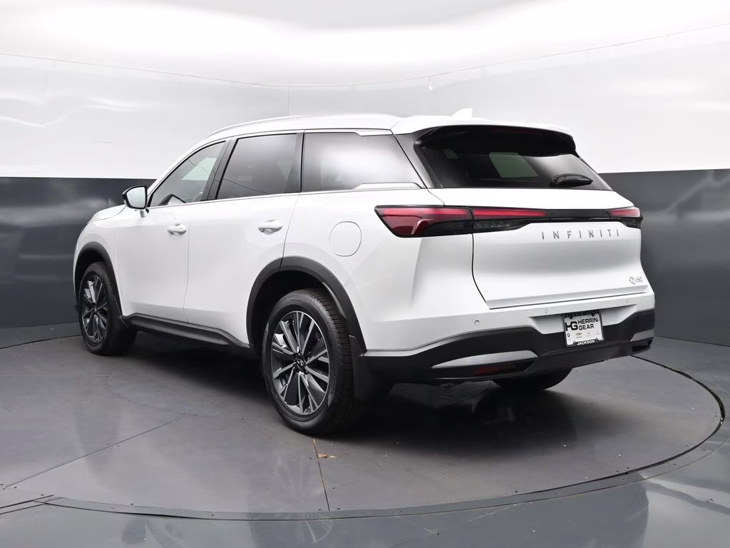 2027 White INFINITI QX60 LUXE FWD