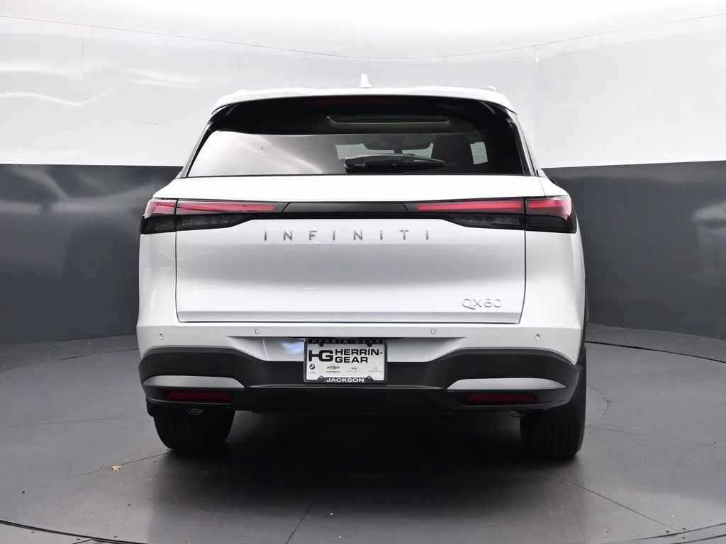 2027 White INFINITI QX60 LUXE FWD