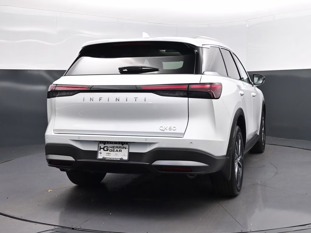 2027 White INFINITI QX60 LUXE FWD