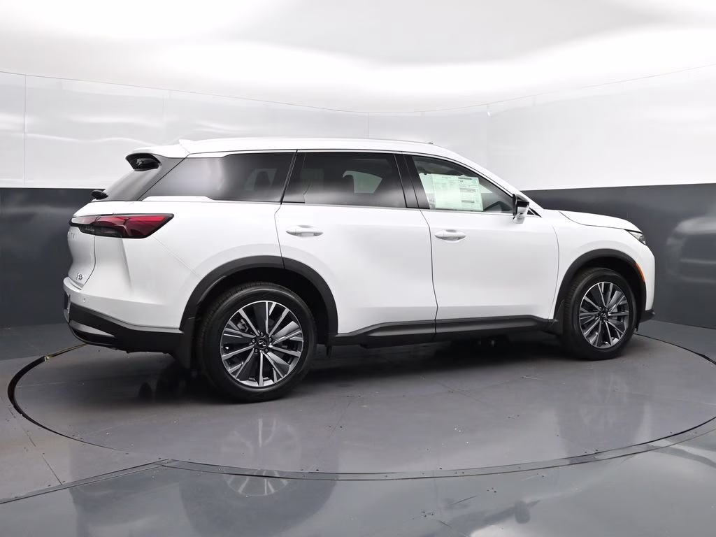 2027 White INFINITI QX60 LUXE FWD