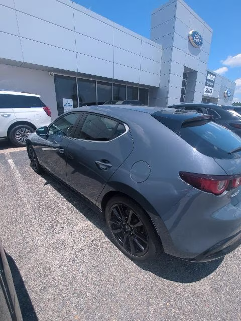 2022 Polymetal Gray Metallic Mazda Mazda3 Carbon Edition FWD Hatchback