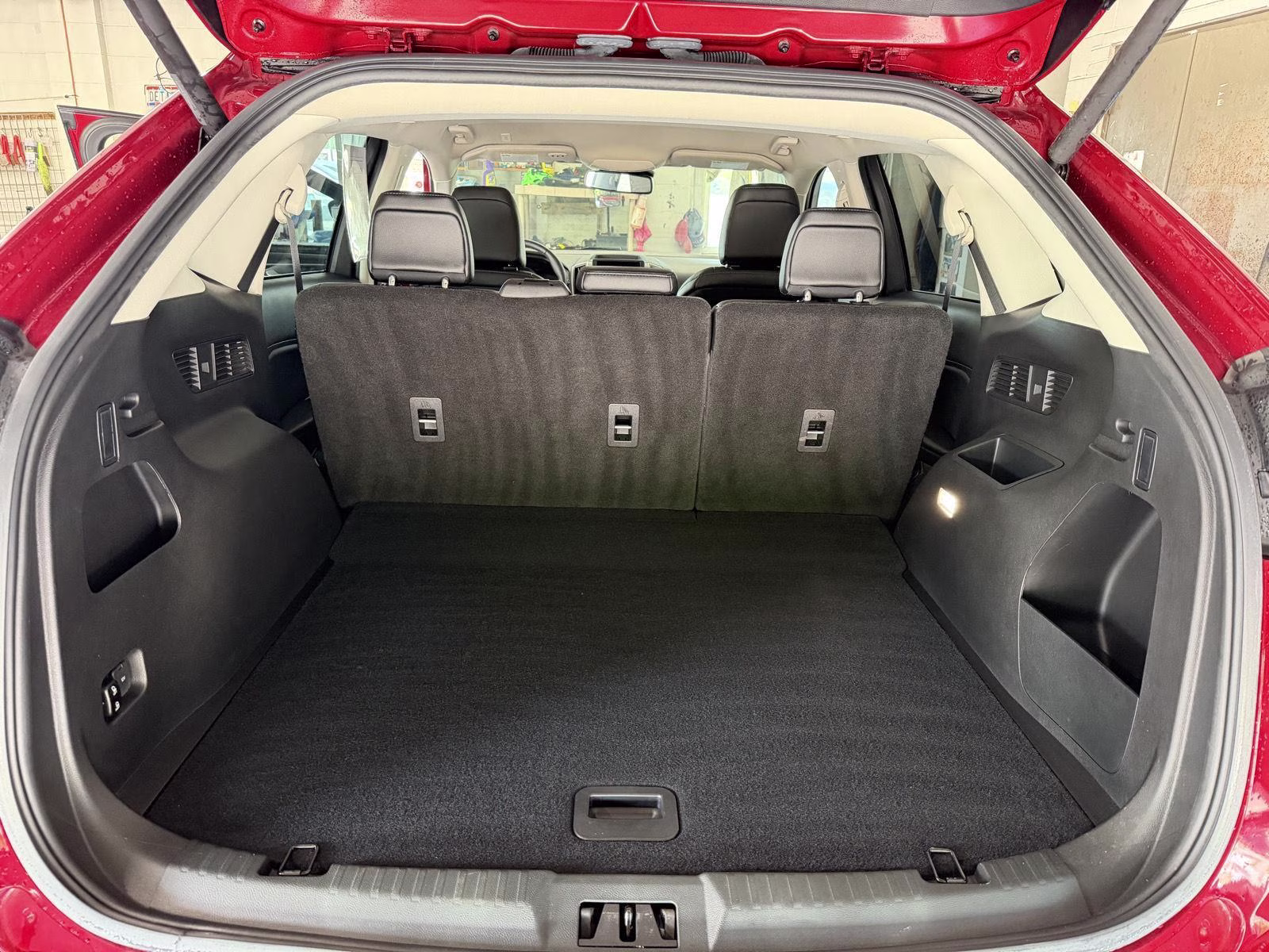 2023 Rapid Red Metallic Tinted Clearcoat Ford Edge SEL AWD SUV
