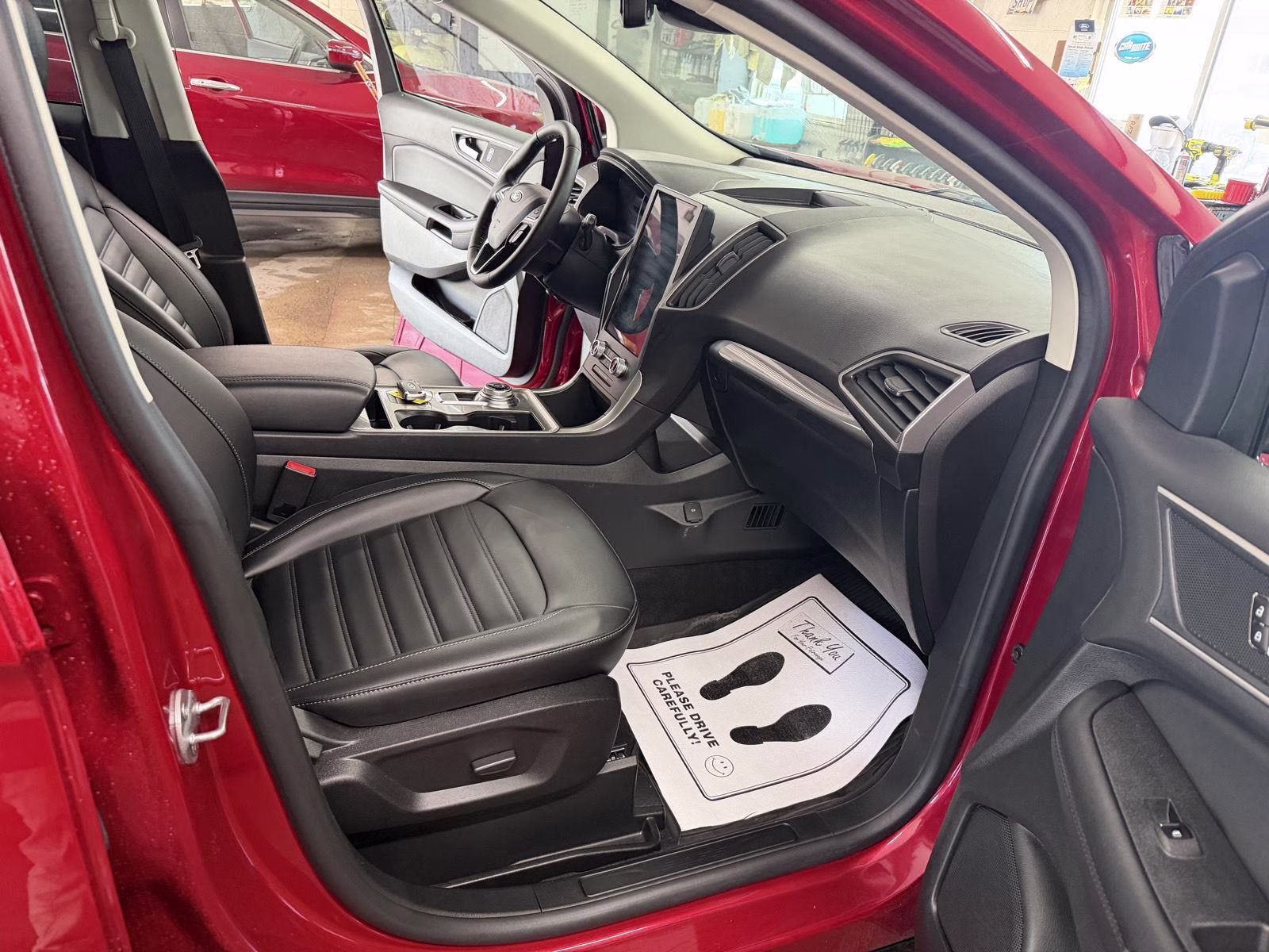 2023 Rapid Red Metallic Tinted Clearcoat Ford Edge SEL AWD SUV