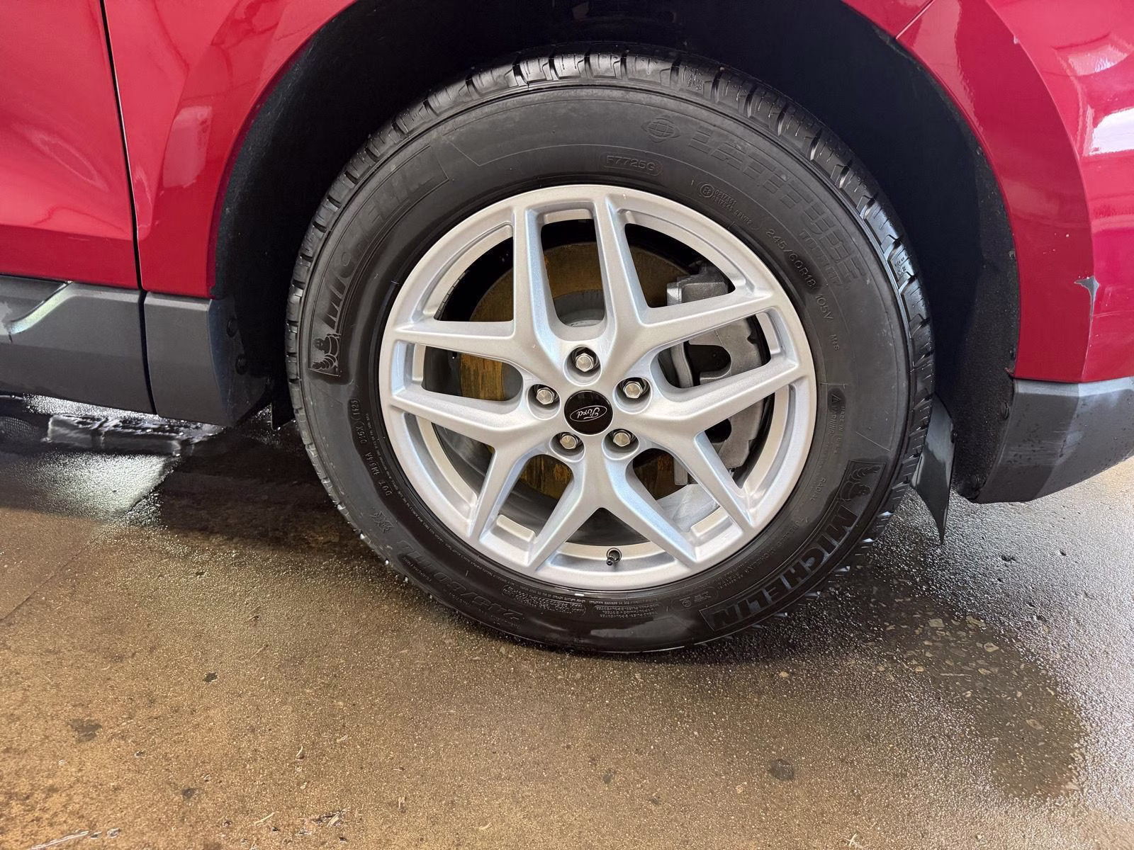 2023 Rapid Red Metallic Tinted Clearcoat Ford Edge SEL AWD SUV