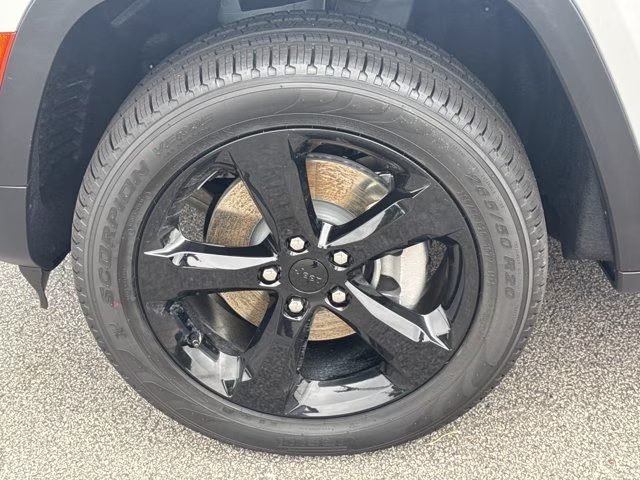 2026 Silver Zynith Jeep Grand Cherokee L Limited RWD SUV