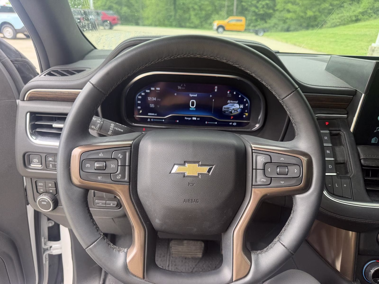 2024 Iridescent Pearl Tricoat Chevrolet Suburban High Country 4X4 SUV