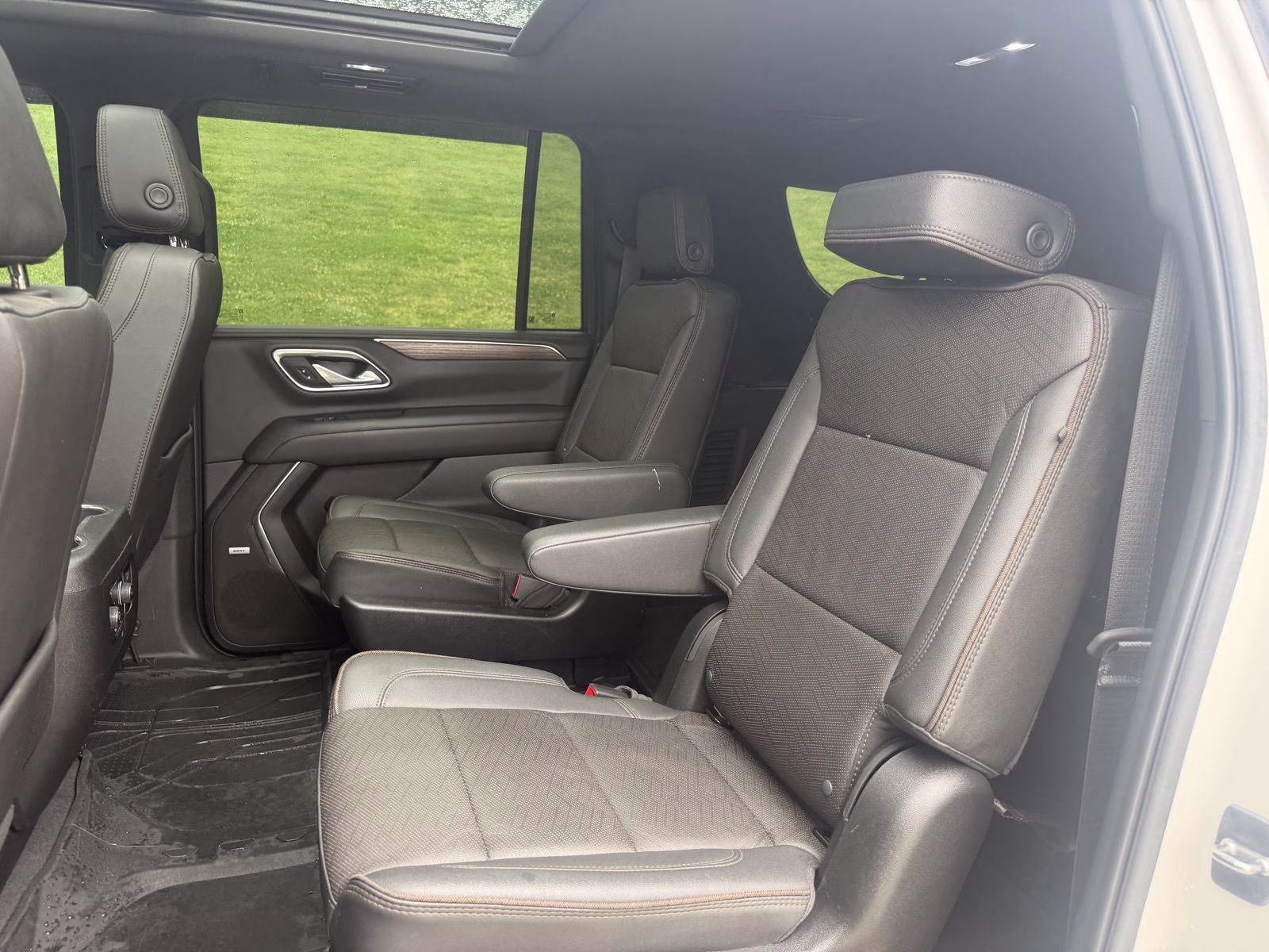 2024 Iridescent Pearl Tricoat Chevrolet Suburban High Country 4X4 SUV