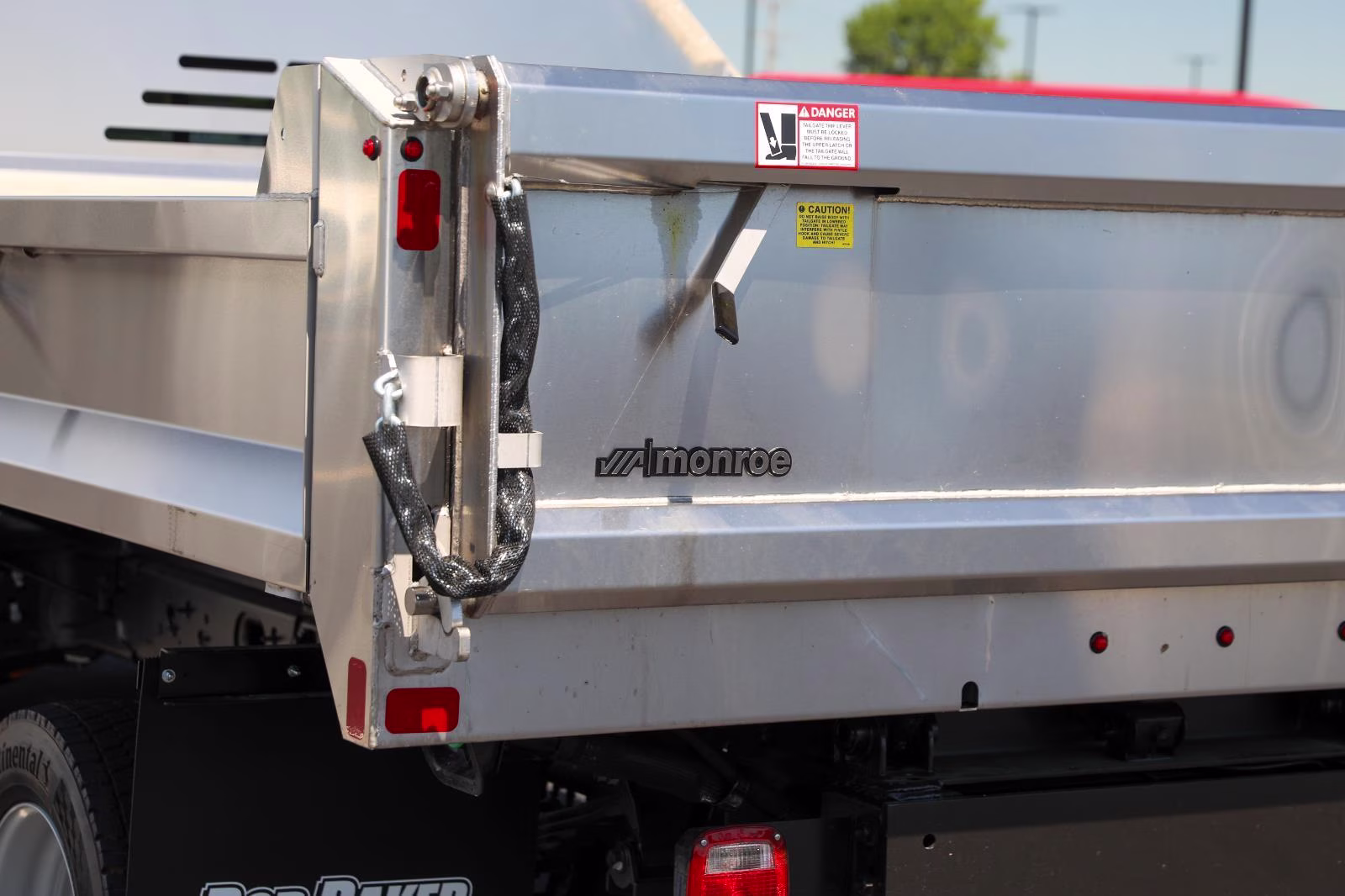 2026 Oxford White Ford Super Duty F-550 DRW XL 4X4 Truck