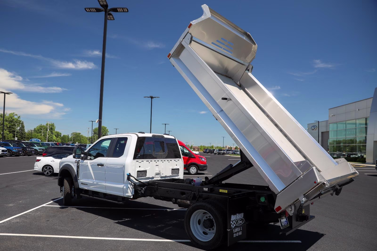2026 Oxford White Ford Super Duty F-550 DRW XL 4X4 Truck