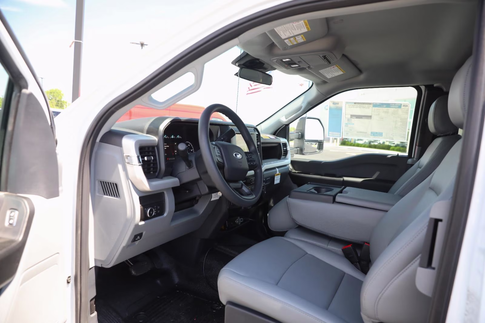 2026 Oxford White Ford Super Duty F-550 DRW XL 4X4 Truck
