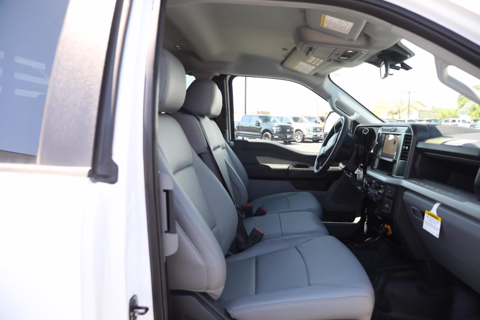 2026 Oxford White Ford Super Duty F-550 DRW XL 4X4 Truck