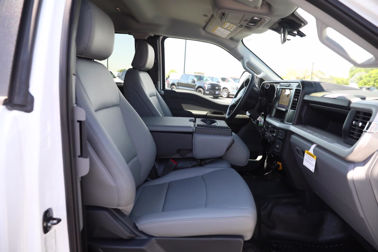 2026 Oxford White Ford Super Duty F-550 DRW XL 4X4 Truck