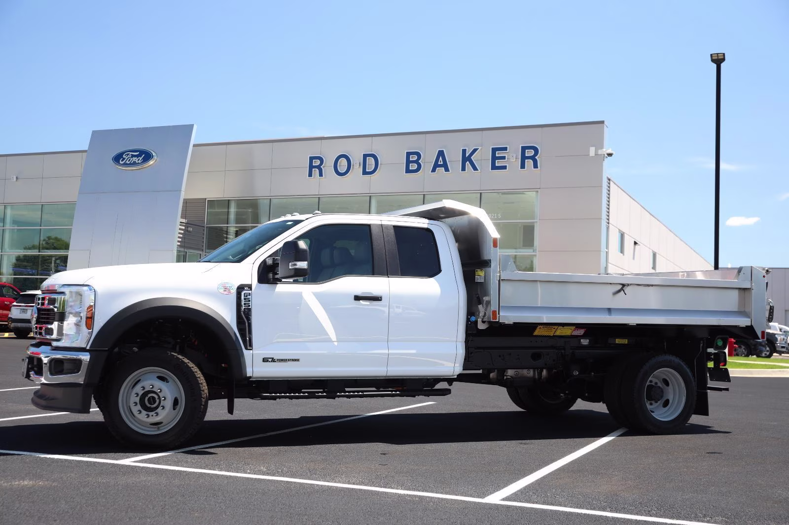 2026 Oxford White Ford Super Duty F-550 DRW XL 4X4 Truck