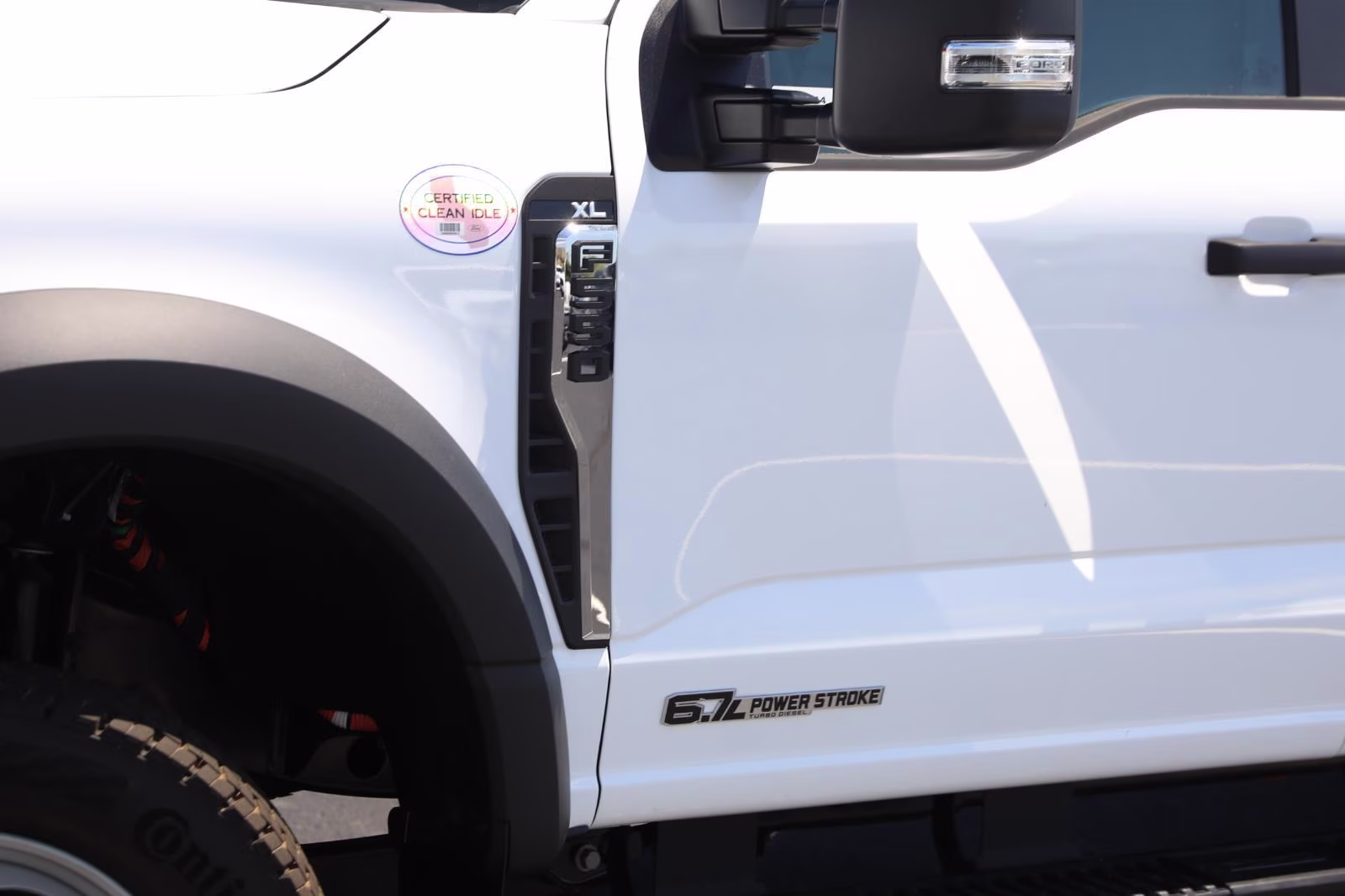 2026 Oxford White Ford Super Duty F-550 DRW XL 4X4 Truck