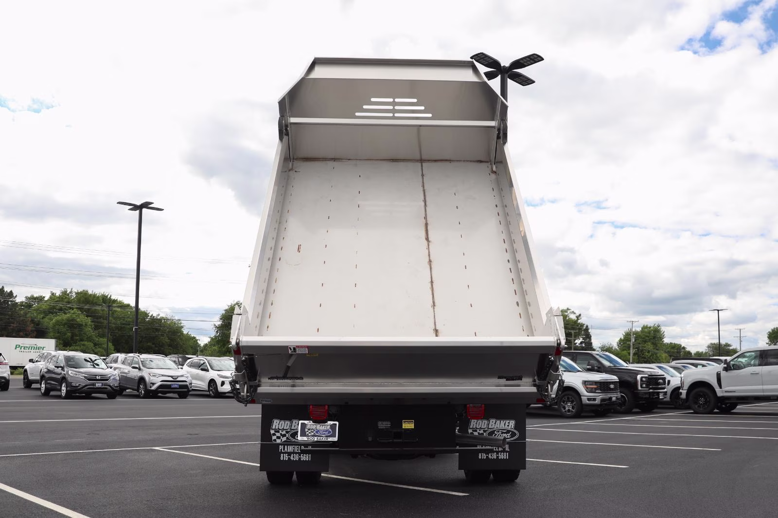 2026 Oxford White Ford Super Duty F-550 DRW XL 4X4 Truck