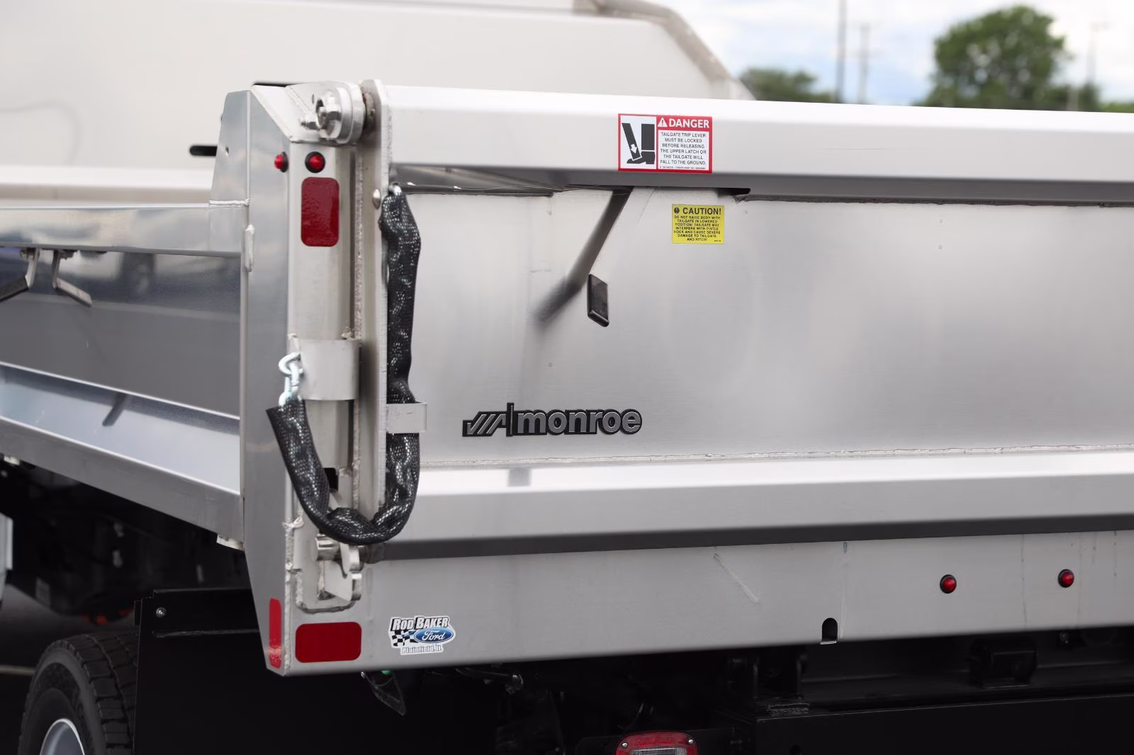 2026 Oxford White Ford Super Duty F-550 DRW XL 4X4 Truck