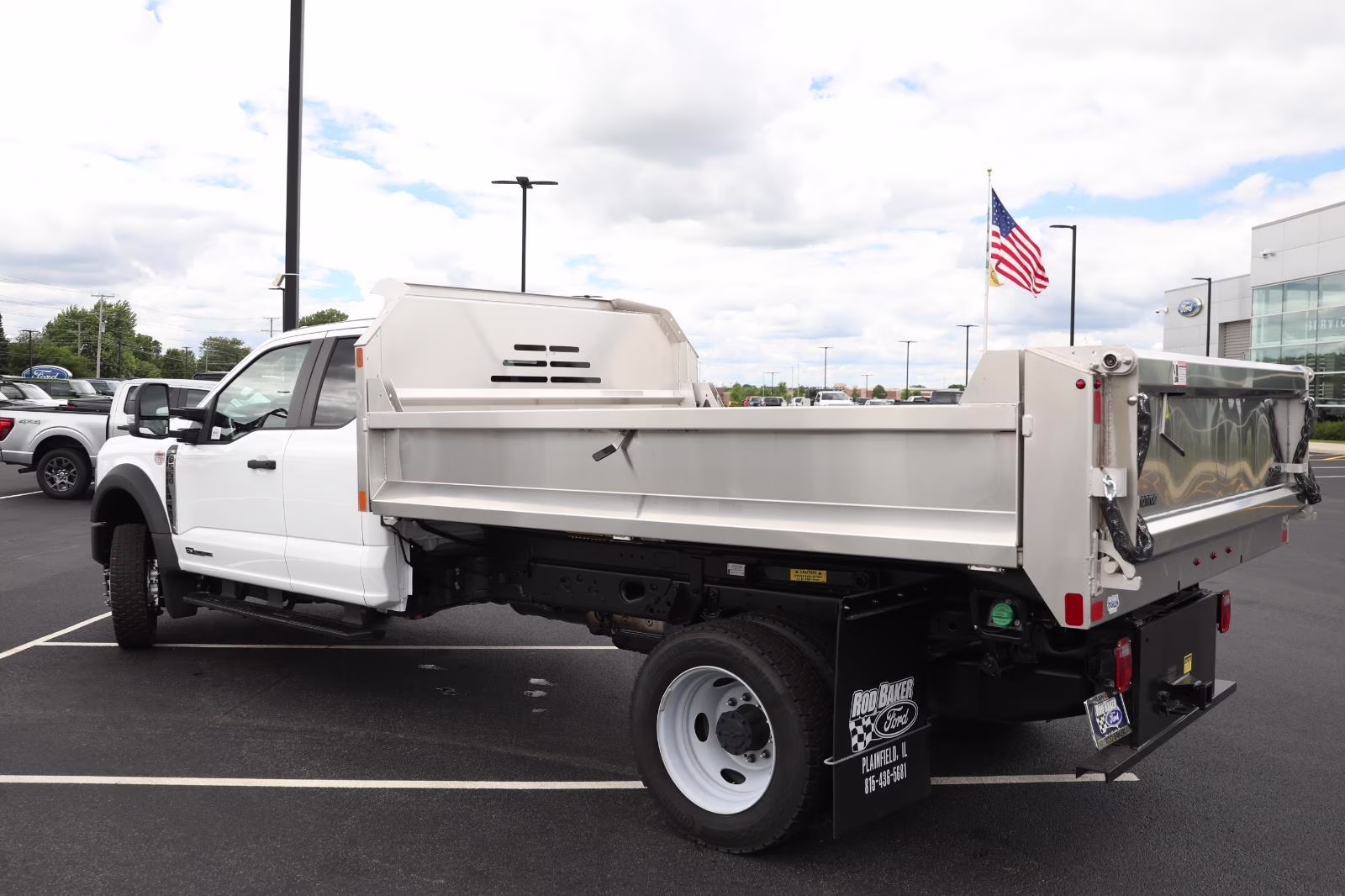 2026 Oxford White Ford Super Duty F-550 DRW XL 4X4 Truck