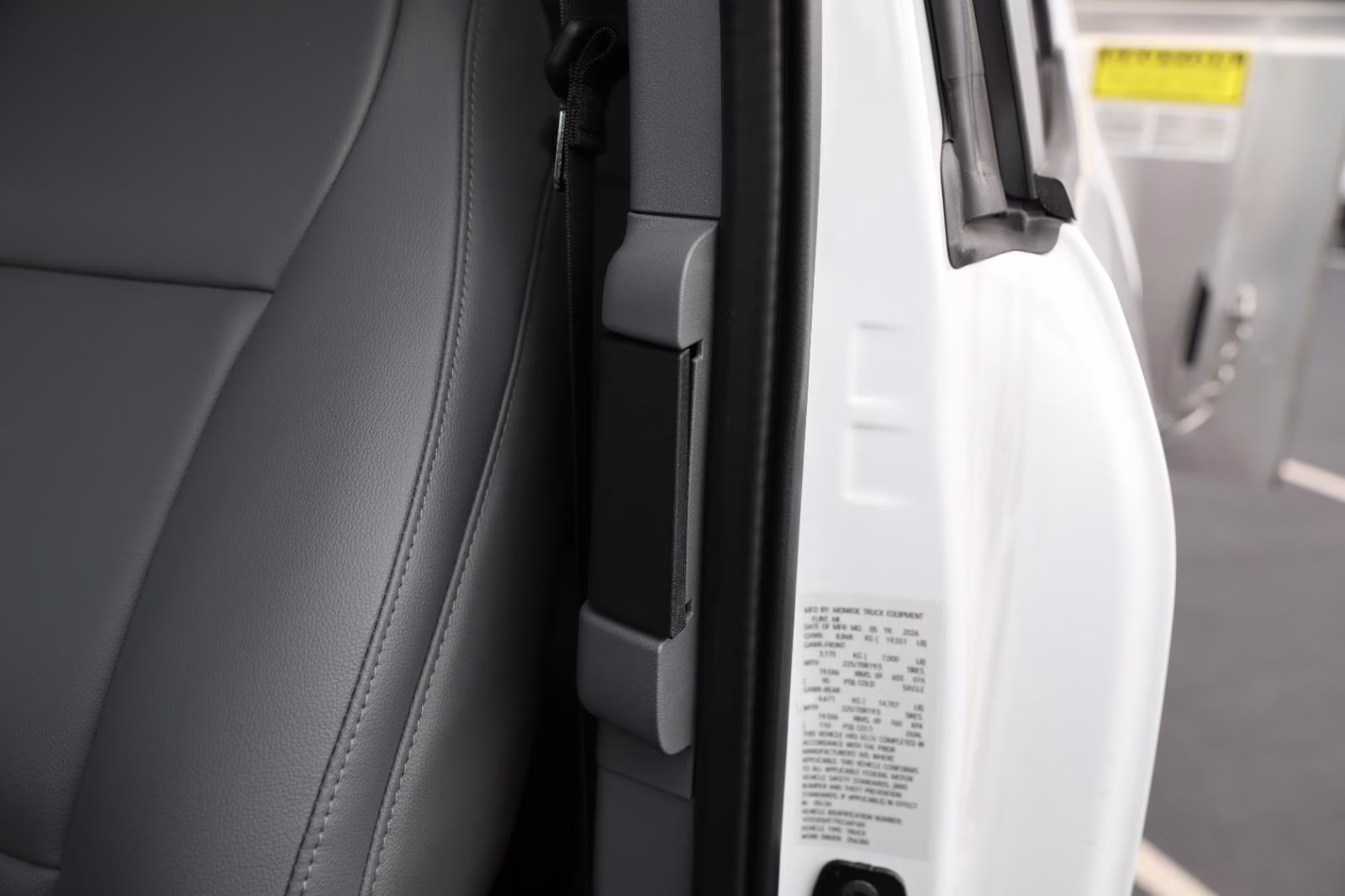 2026 Oxford White Ford Super Duty F-550 DRW XL 4X4 Truck
