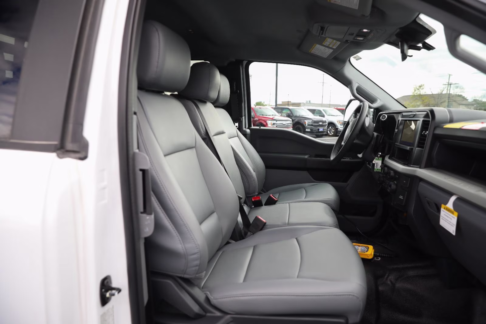 2026 Oxford White Ford Super Duty F-550 DRW XL 4X4 Truck