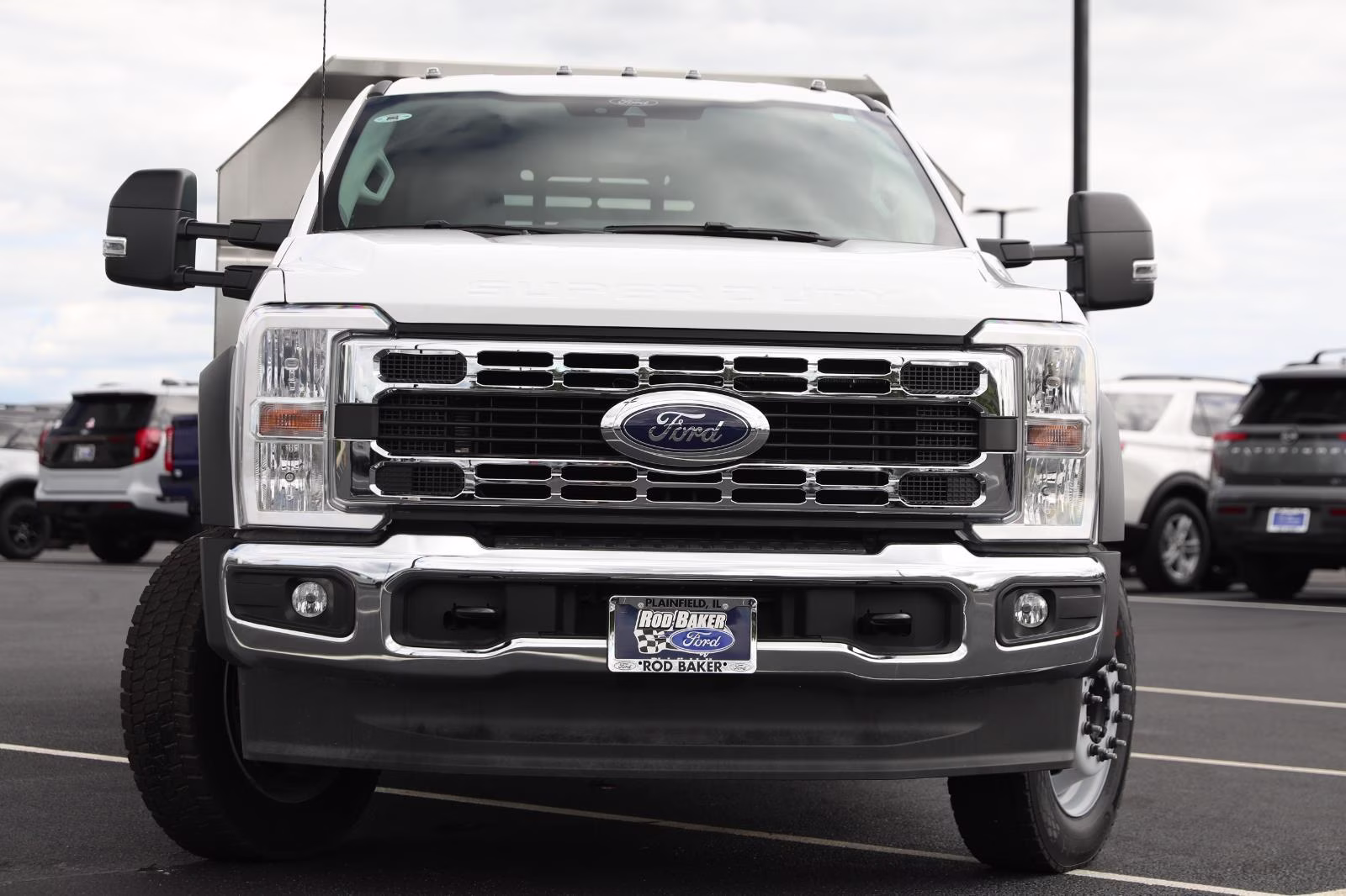 2026 Oxford White Ford Super Duty F-550 DRW XL 4X4 Truck