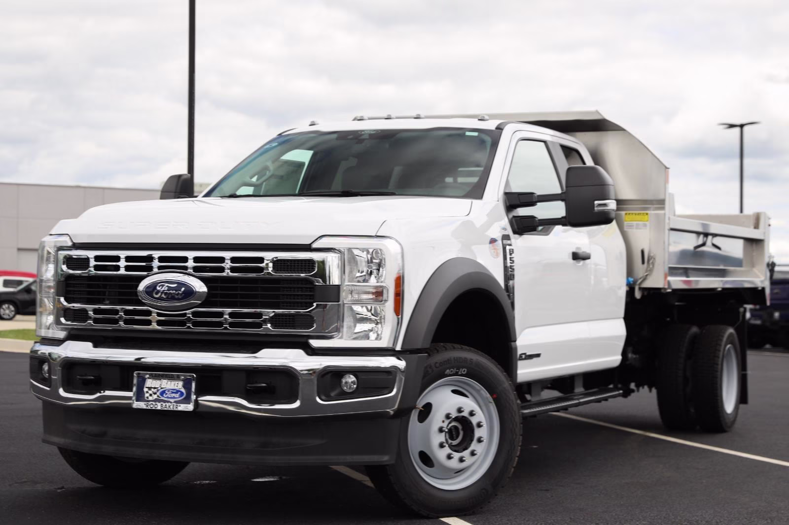 2026 Oxford White Ford Super Duty F-550 DRW XL 4X4 Truck