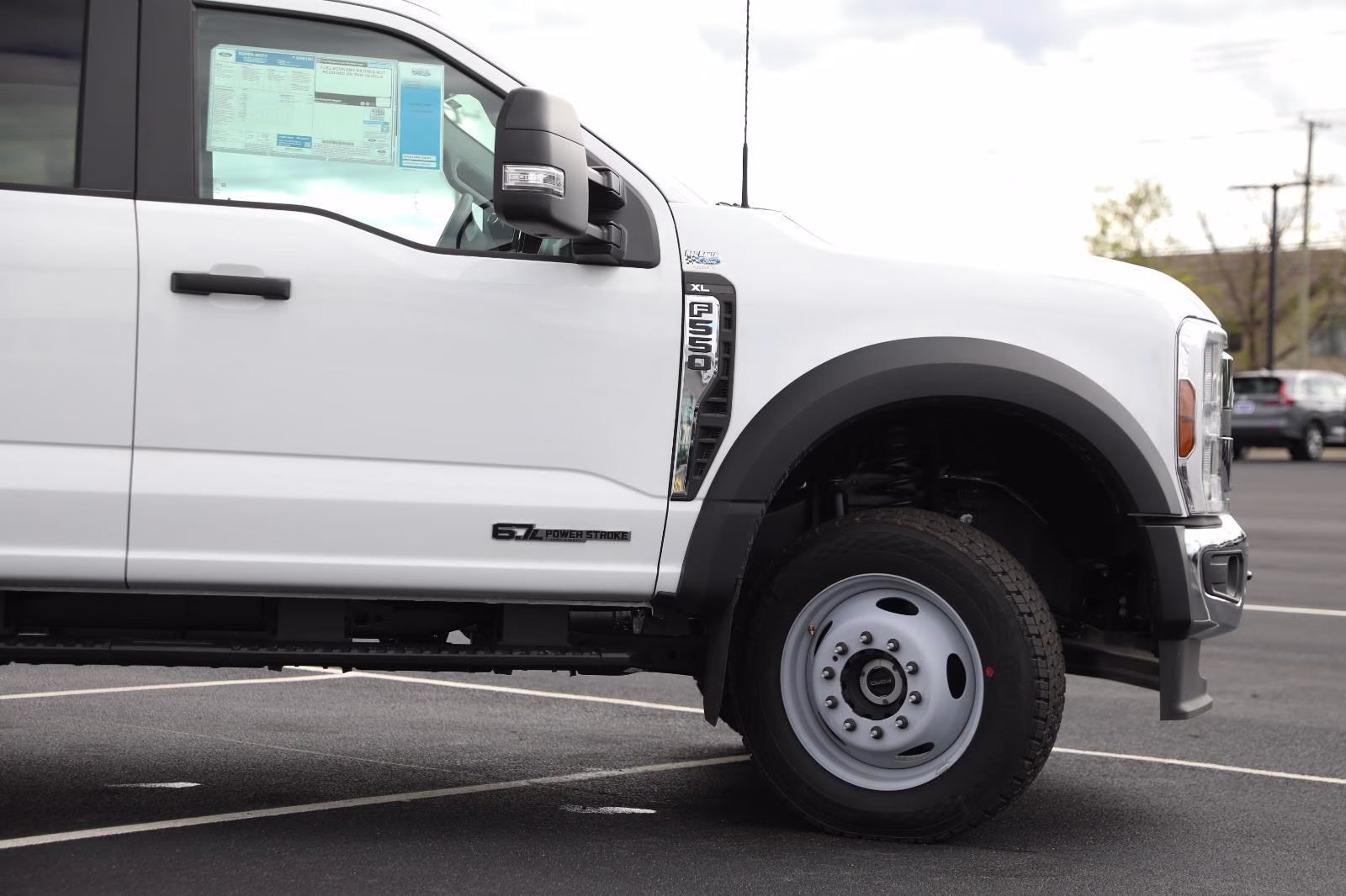 2026 Oxford White Ford Super Duty F-550 DRW XL 4X4 Truck
