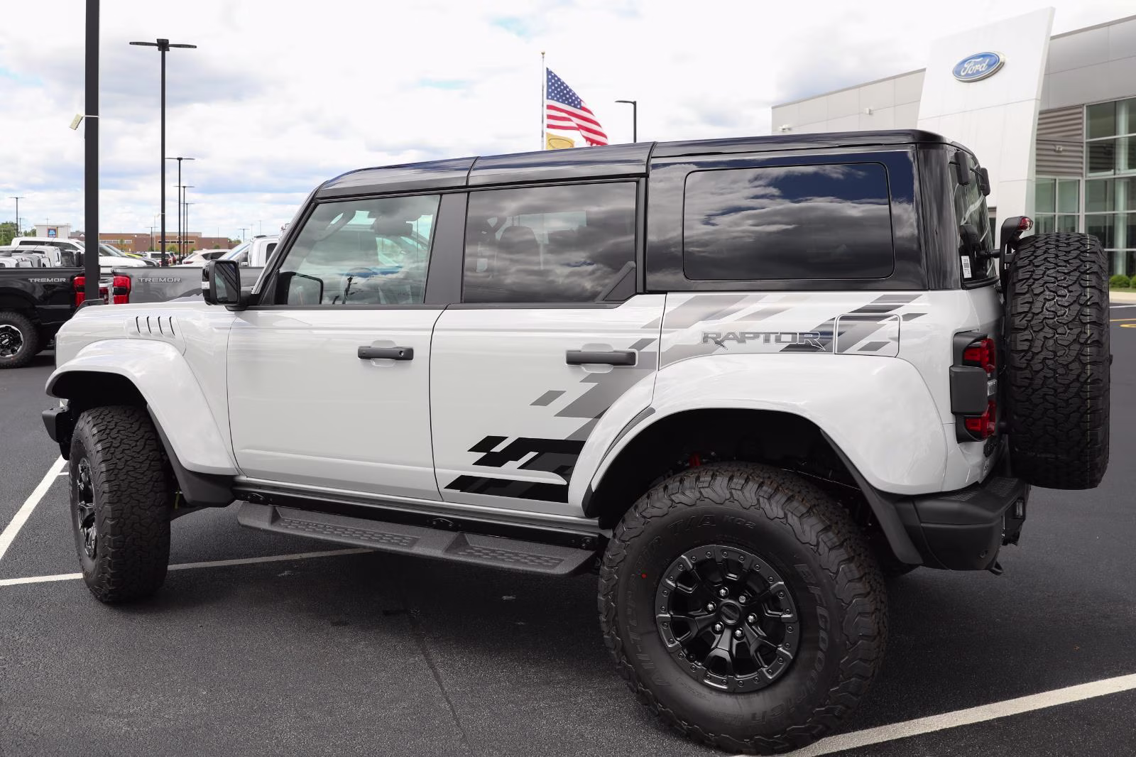 2026 Avalanche Gray Ford Bronco Raptor 4X4 SUV