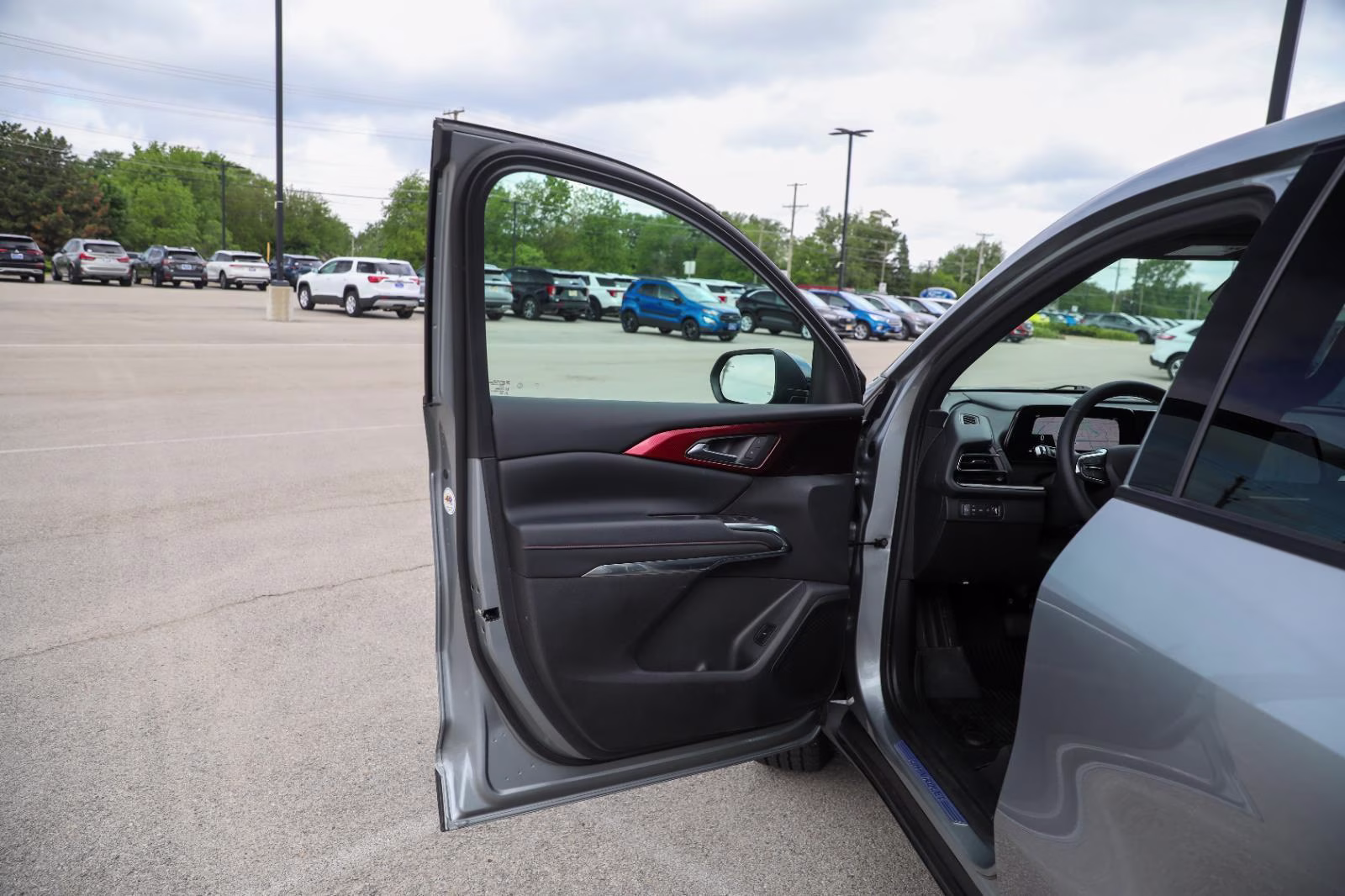 2025 Sterling Gray Metallic Chevrolet Traverse AWD Z71 AWD SUV