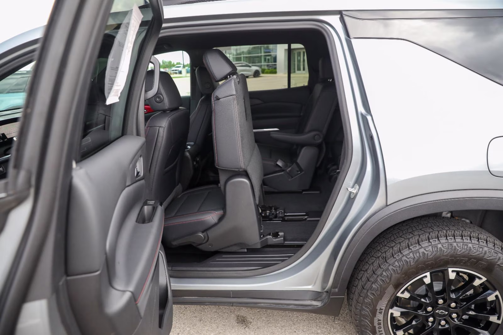 2025 Sterling Gray Metallic Chevrolet Traverse AWD Z71 AWD SUV