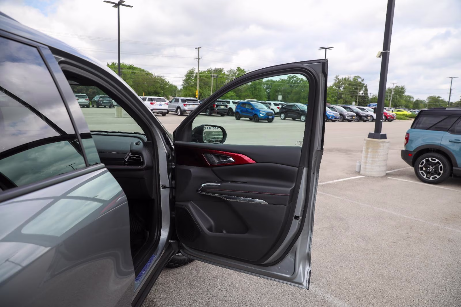 2025 Sterling Gray Metallic Chevrolet Traverse AWD Z71 AWD SUV
