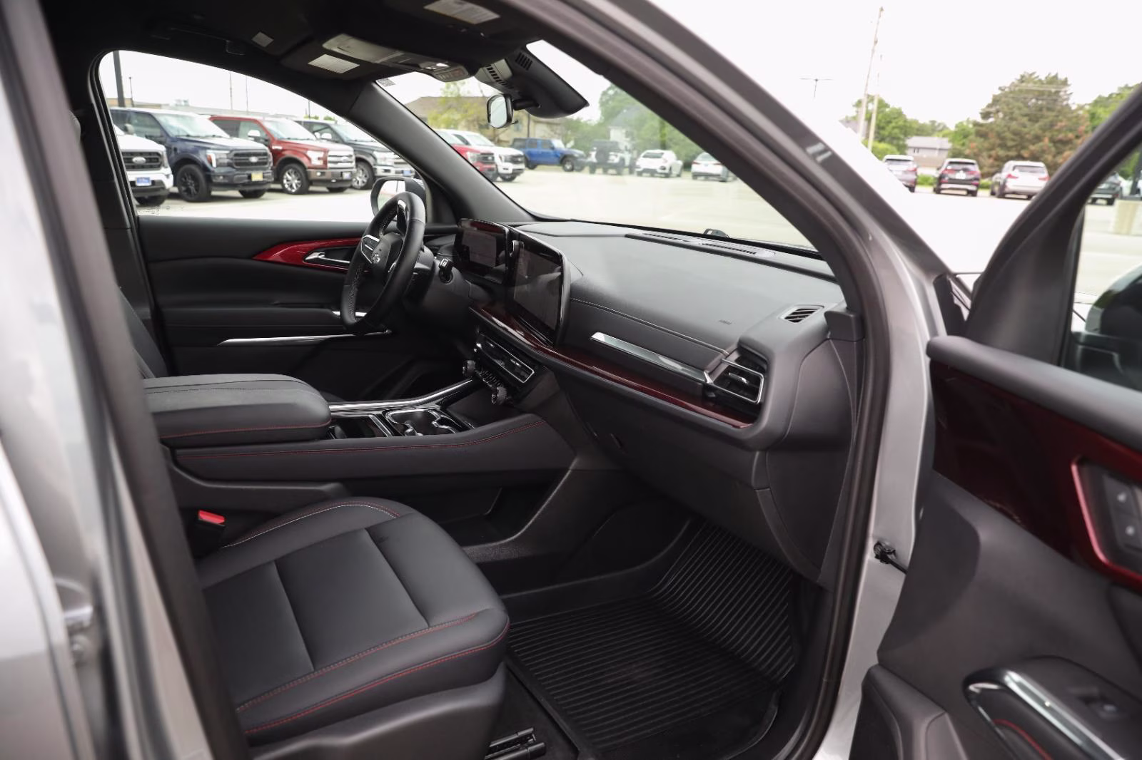 2025 Sterling Gray Metallic Chevrolet Traverse AWD Z71 AWD SUV