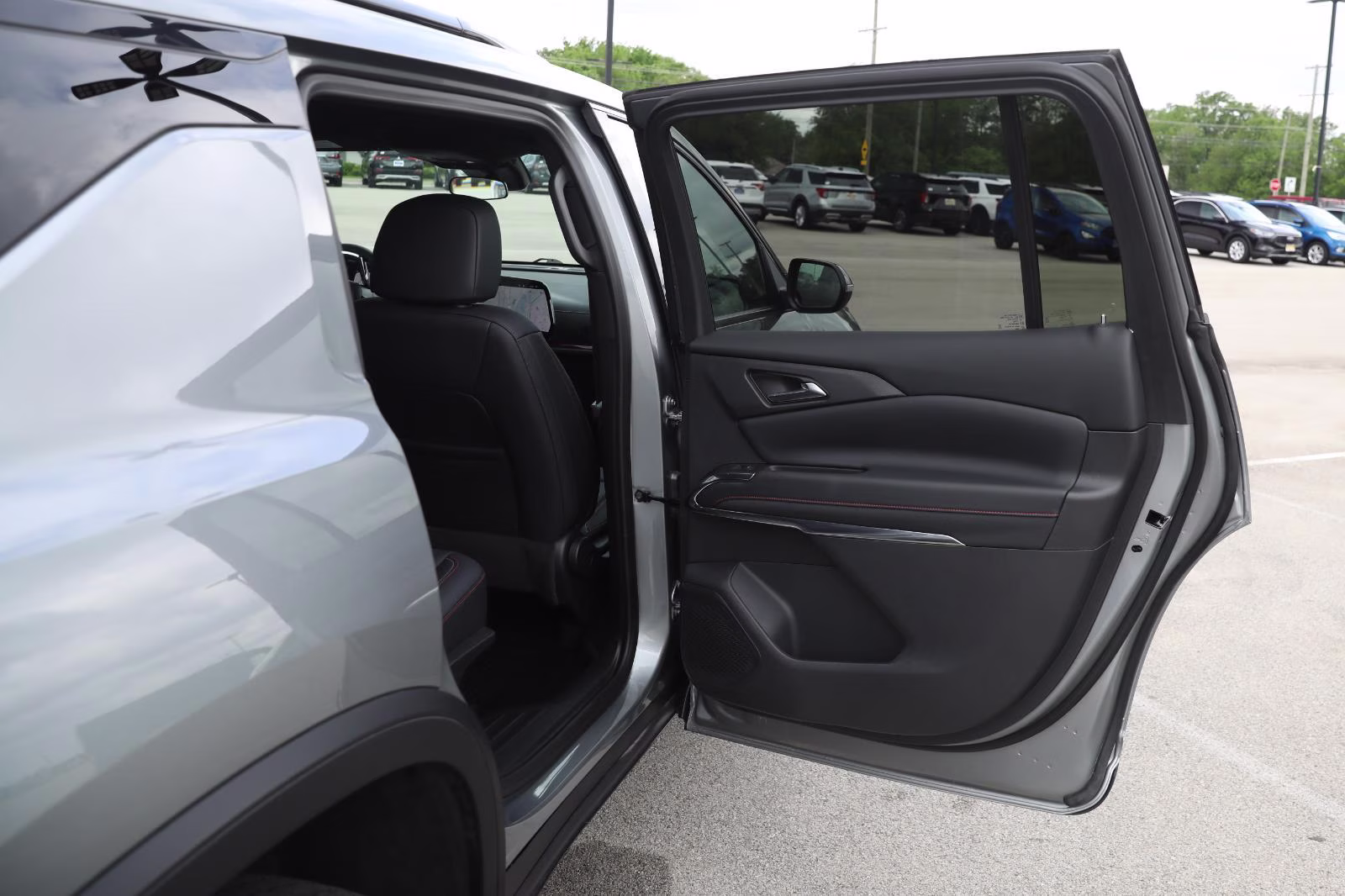 2025 Sterling Gray Metallic Chevrolet Traverse AWD Z71 AWD SUV