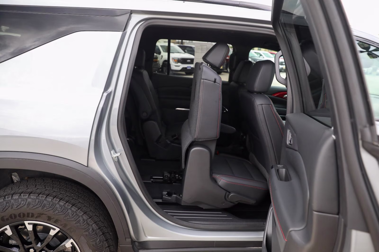 2025 Sterling Gray Metallic Chevrolet Traverse AWD Z71 AWD SUV