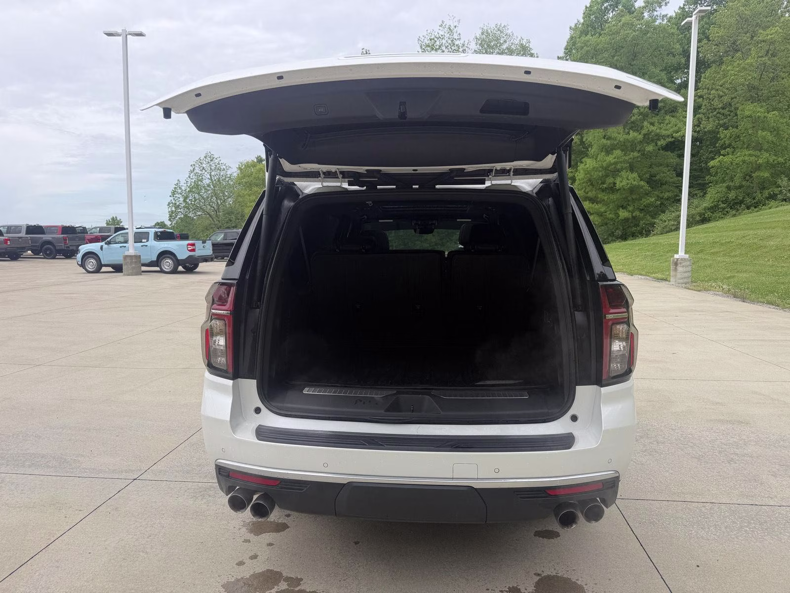 2024 Iridescent Pearl Tricoat Chevrolet Suburban High Country 4X4 SUV