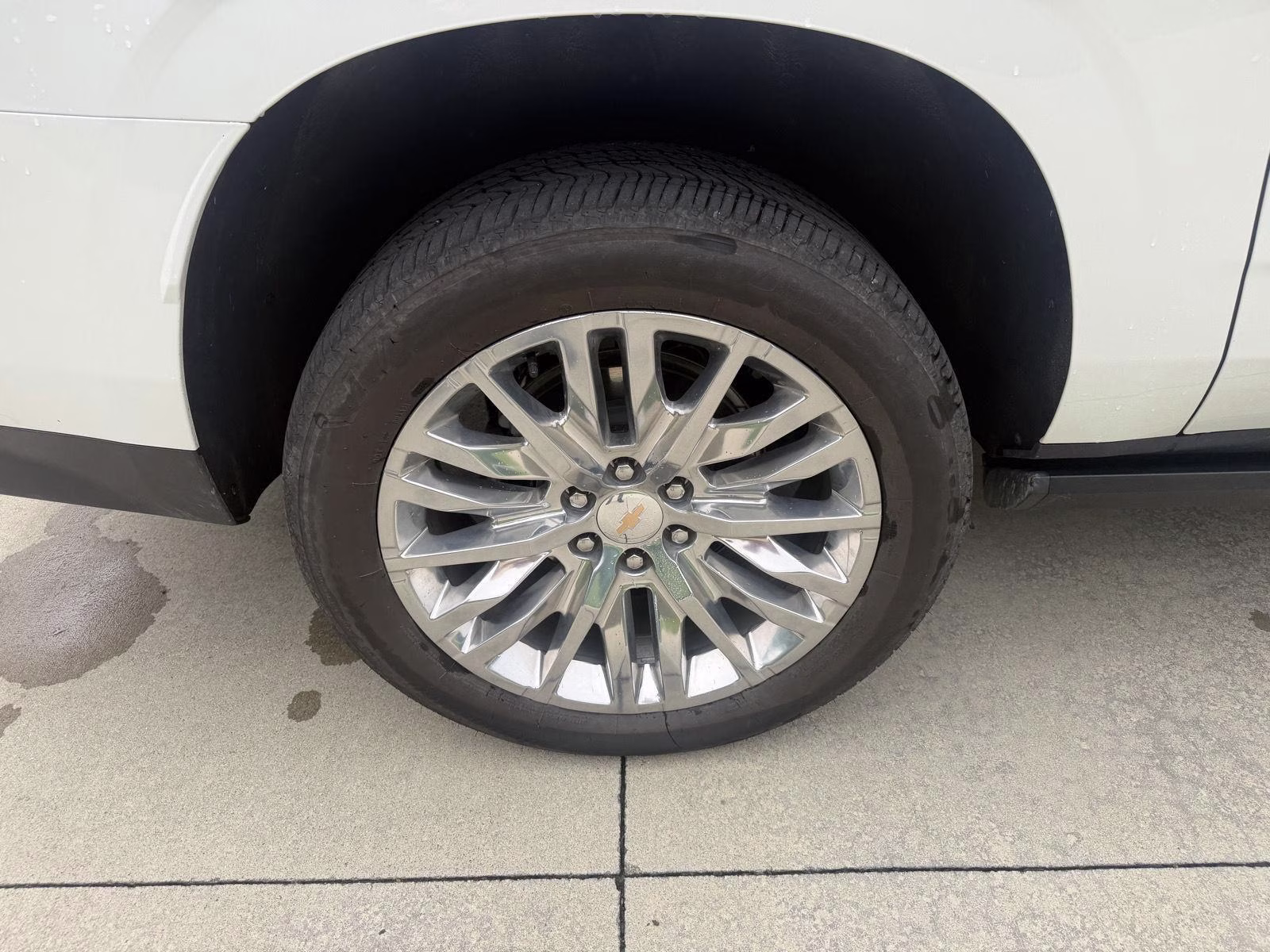 2024 Iridescent Pearl Tricoat Chevrolet Suburban High Country 4X4 SUV