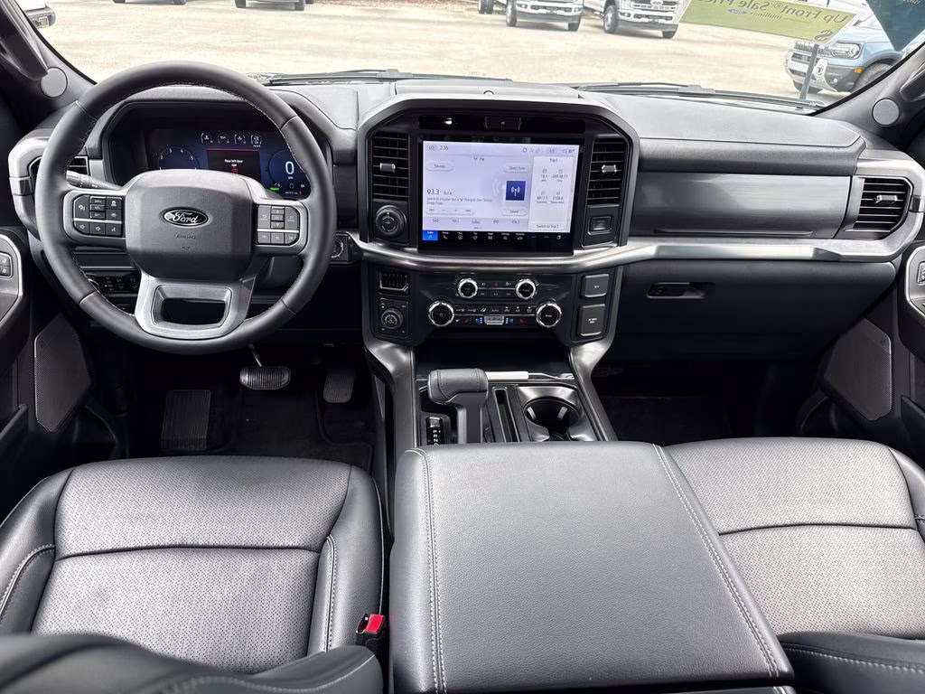 2025 Agate Black Metallic Ford F-150 Lariat 4X4 Truck