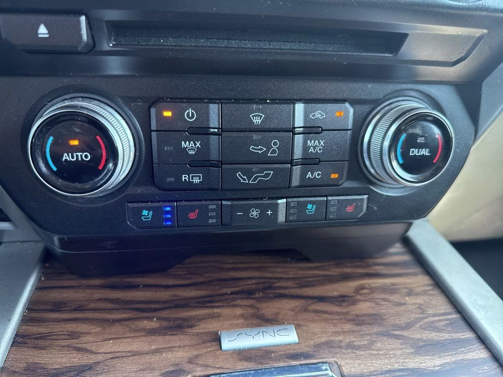 2018 Blue Jeans Metallic Ford F-150 Lariat 4X4 Truck
