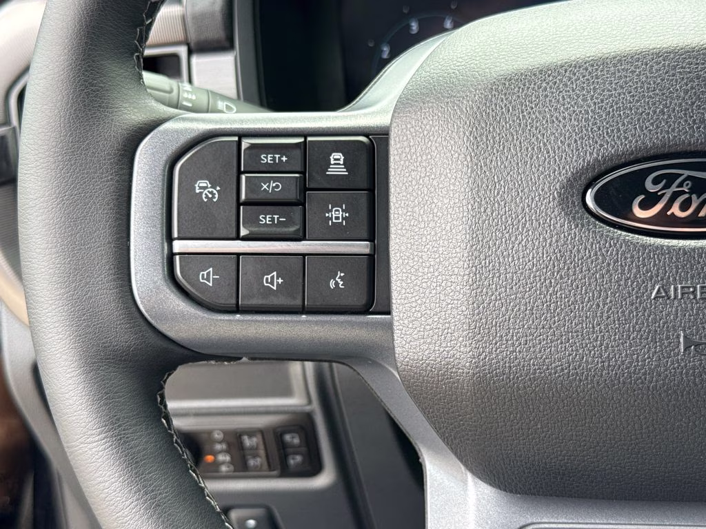2025 Agate Black Metallic Ford F-150 Lariat 4X4 Truck