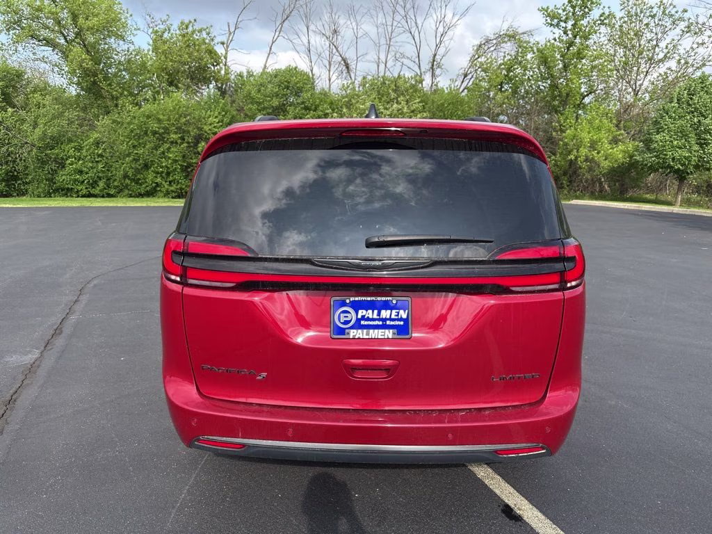 2025 Red Hot Pearlcoat Chrysler Pacifica Limited FWD Van
