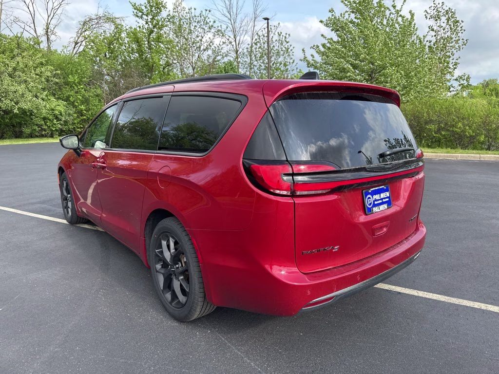2025 Red Hot Pearlcoat Chrysler Pacifica Limited FWD Van
