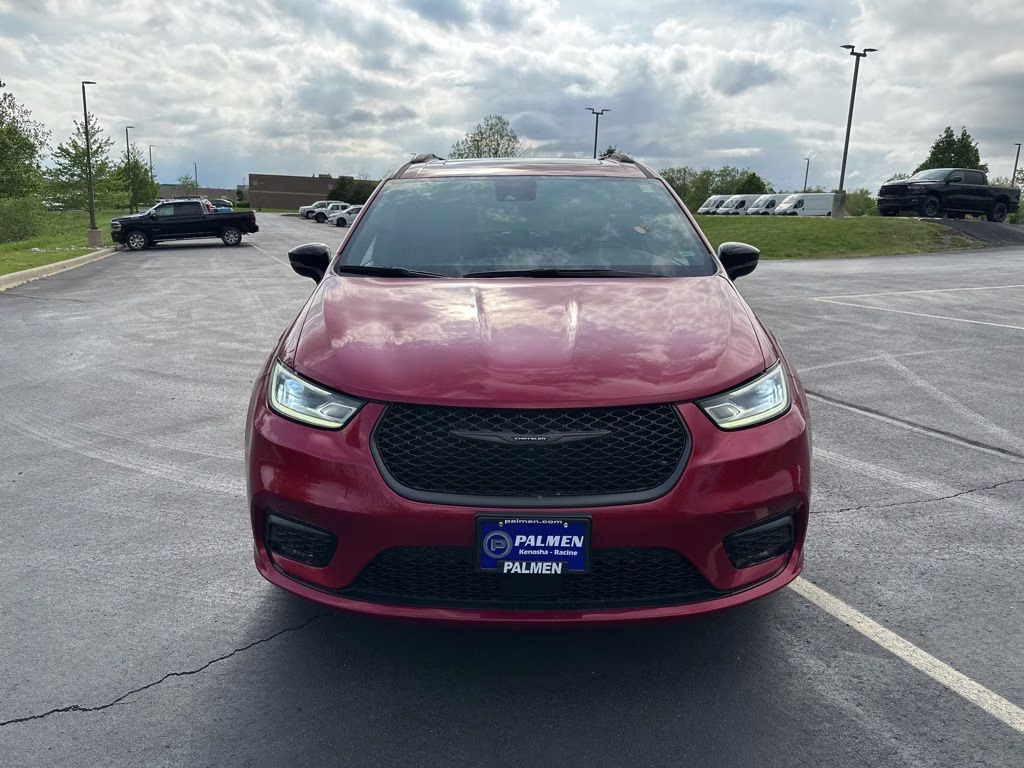 2025 Red Hot Pearlcoat Chrysler Pacifica Limited FWD Van