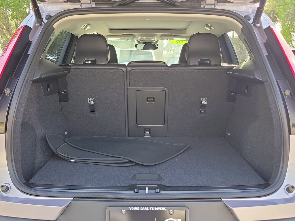 2026 Aurora Silver Volvo XC40 Core FWD SUV
