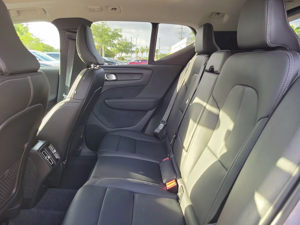 2026 Aurora Silver Volvo XC40 Core FWD SUV