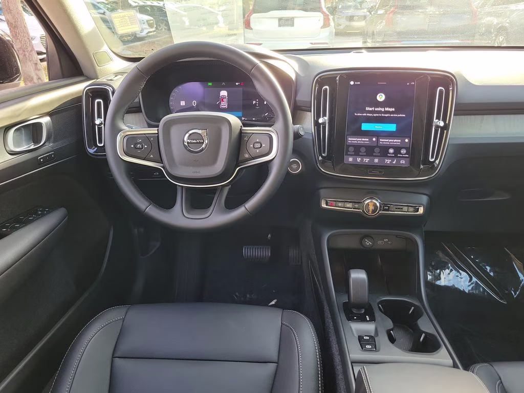 2026 Aurora Silver Volvo XC40 Core FWD SUV