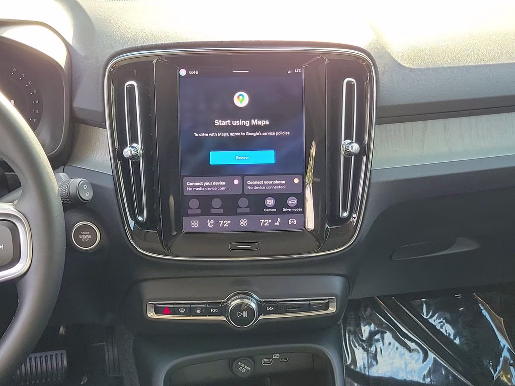 2026 Aurora Silver Volvo XC40 Core FWD SUV