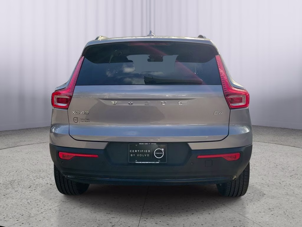 2026 Aurora Silver Volvo XC40 Core FWD SUV