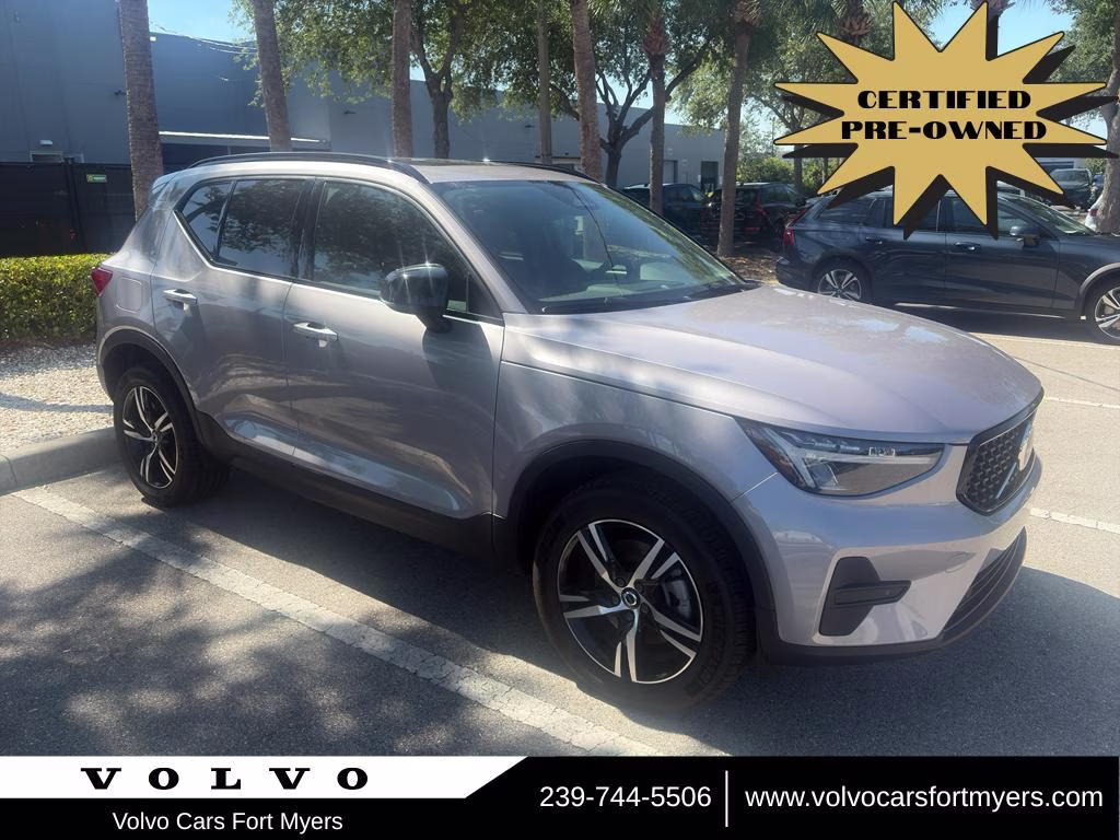 2026 Aurora Silver Volvo XC40 Core FWD SUV