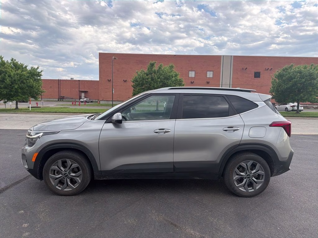 2024 Steel Gray Kia Seltos S AWD SUV